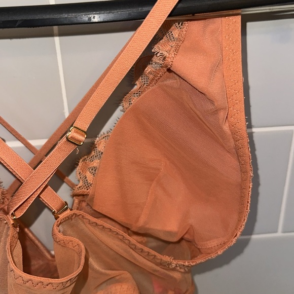 NWT La SENZA Lacy Bralette - Picture 11 of 16
